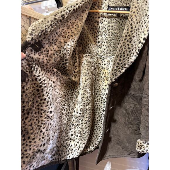 Wilson’s Leather Suede Jacket W/Faux Fur Collar, Sleeve Cuffs & Interior Size XL - Picture 4 of 11